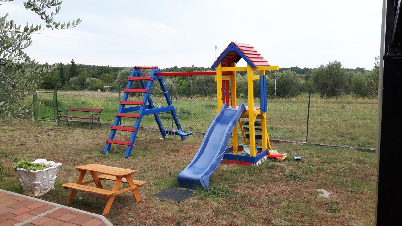 אומאג Apartments Villa Adamovic מראה חיצוני תמונה