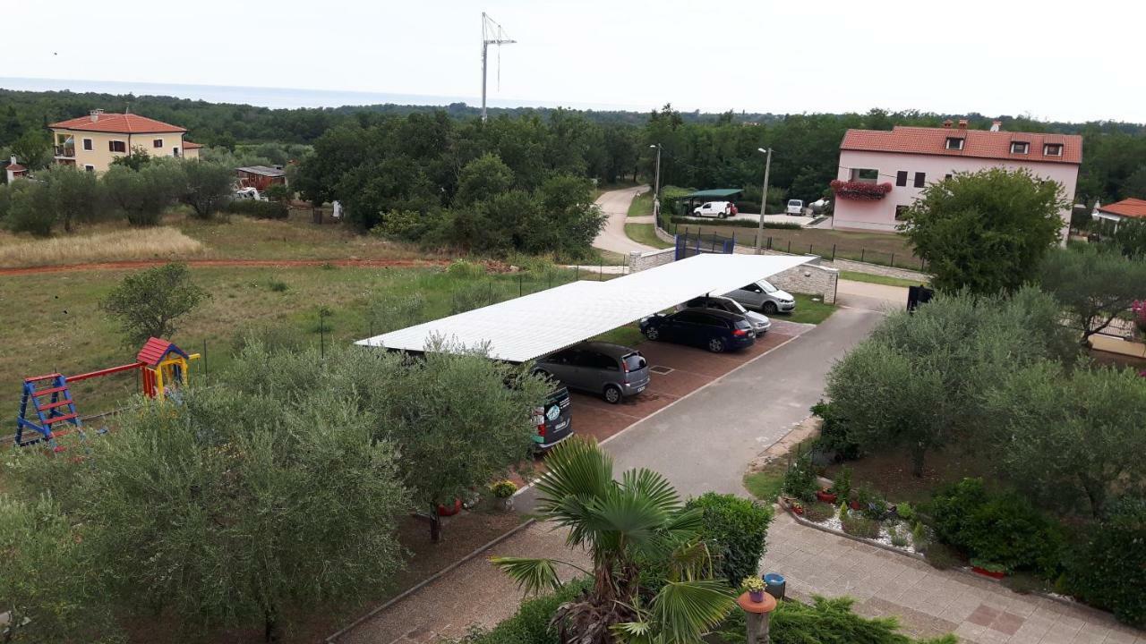 אומאג Apartments Villa Adamovic מראה חיצוני תמונה