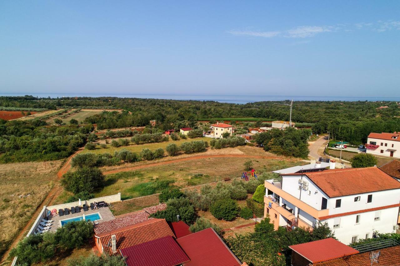 אומאג Apartments Villa Adamovic מראה חיצוני תמונה